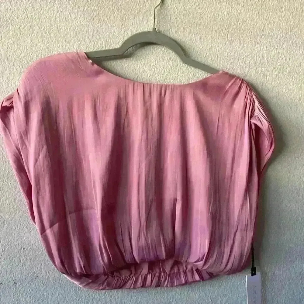 ASTR The Label NWT Pink Riva Pullover Relaxed Crop Top Size S - Picture 3 of 9